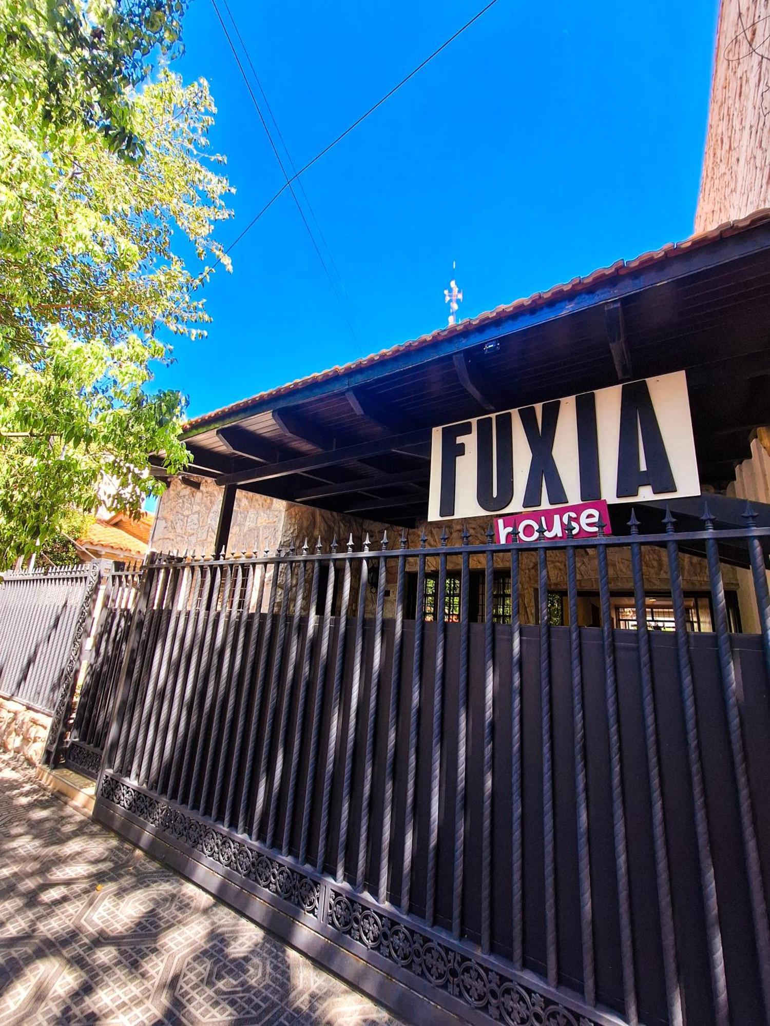 Fuxia House Hostel เมนโดซา ภายนอก รูปภาพ